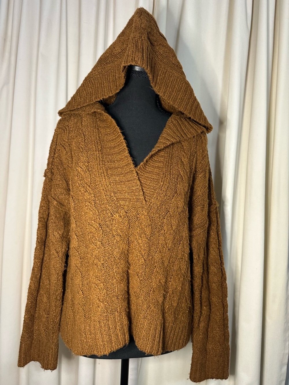 American Eagle Outfitters Hooded Cable Knit Cardigan in Chestnut Brown